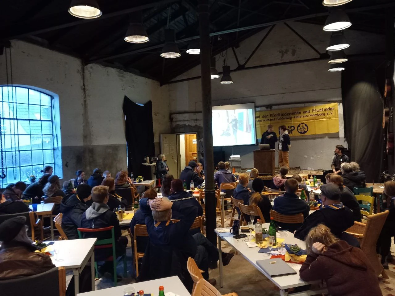 Pfadis in der Mehrzweckhalle Stamm Geisterburg